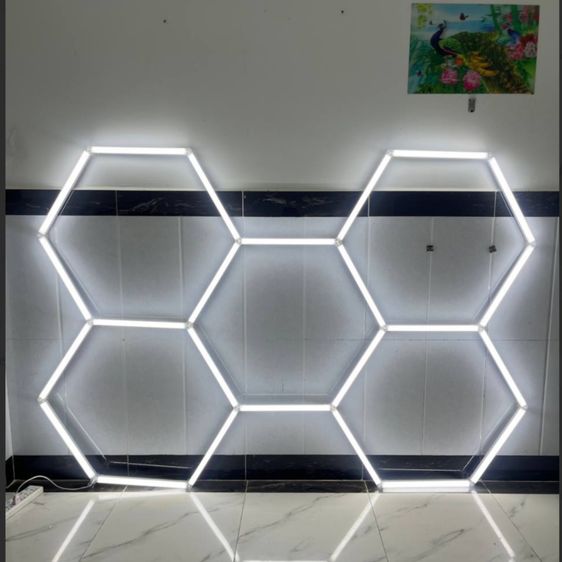 ตกแต่ง  ไฟ LED ทรงรังผึ้ง 5 เหลี่ยม กำลังไฟ 216 วัตต์