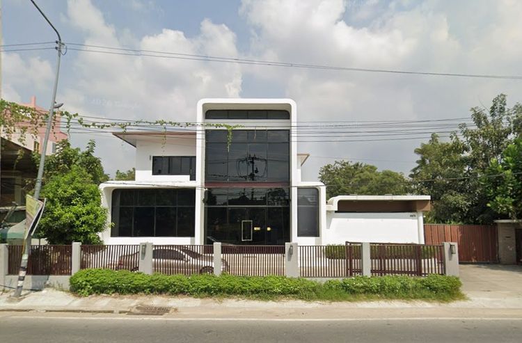 อาคาร 2 ชั้น พื้นที่ 459 ตรม ติด ถ.บางกรวย-ไทรน้อย เหมาะสำหรับออฟฟิศ ให้เช่า 60,000 บาท