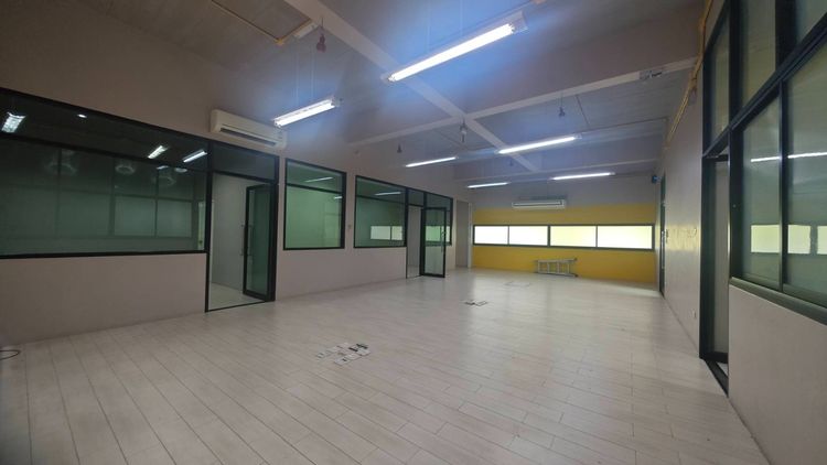 อาคาร 2 ชั้น พื้นที่ 459 ตรม ติด ถ.บางกรวย-ไทรน้อย เหมาะสำหรับออฟฟิศ ให้เช่า 60,000 บาท รูปที่ 4