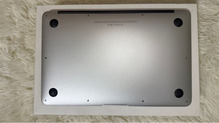 MacBook Air (11 นิ้ว, กลางปี 2013)  รูปที่ 8