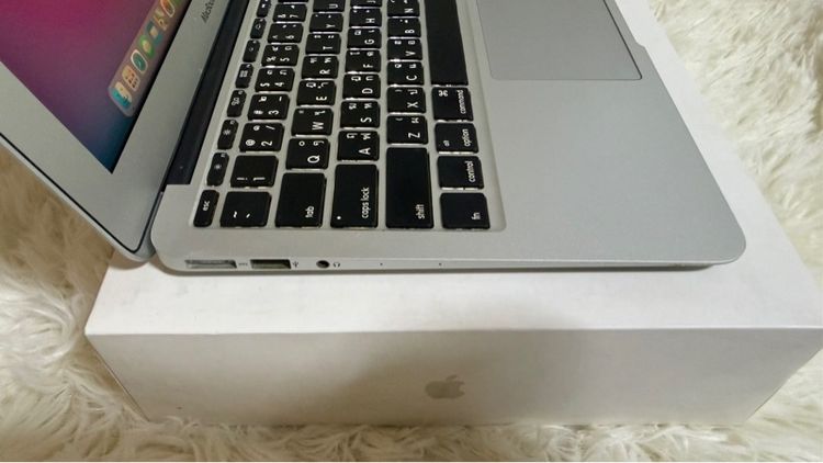 MacBook Air (11 นิ้ว, กลางปี 2013)  รูปที่ 3