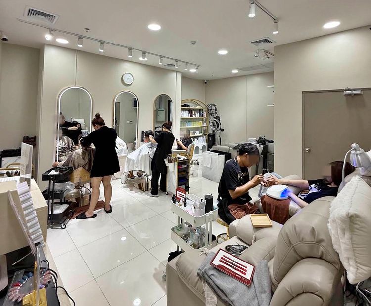 ร้านเสริมสวย เซ้งร้านทำผม-ทำเล็บ พระราม 9 โซนเมืองที่มีผู้คนอาศัยอยู่จำนวนมาก ทำเลศักยภาพสูง
