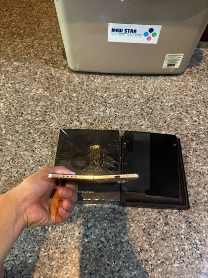 ขายSamsungFold4สีใหม่หายากBeige,Gray Green512กิ๊กมีกล่องไร้รอยตกสภาพสวยๆใช้งานดีถูกมากกก รูปที่ 4