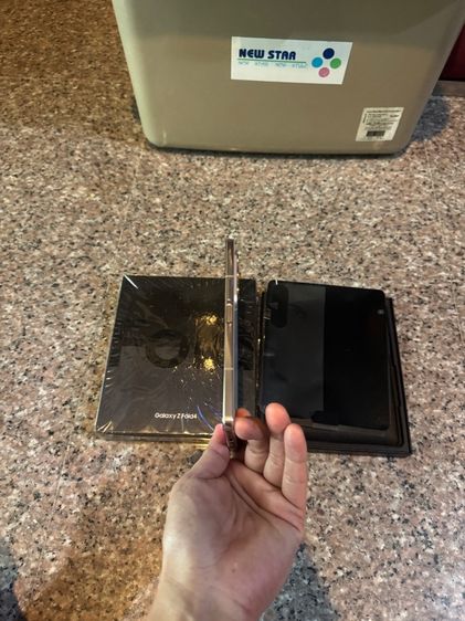 ขายSamsungFold4สีใหม่หายากBeige,Gray Green512กิ๊กมีกล่องไร้รอยตกสภาพสวยๆใช้งานดีถูกมากกก รูปที่ 6