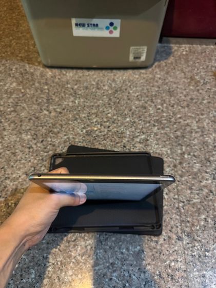 ขายiPadGen6สีดำ32กิ๊กไร้รอยตกสูนTrueใช้งานดีทุกๆฟังชั่นถูกมากกกก รูปที่ 3