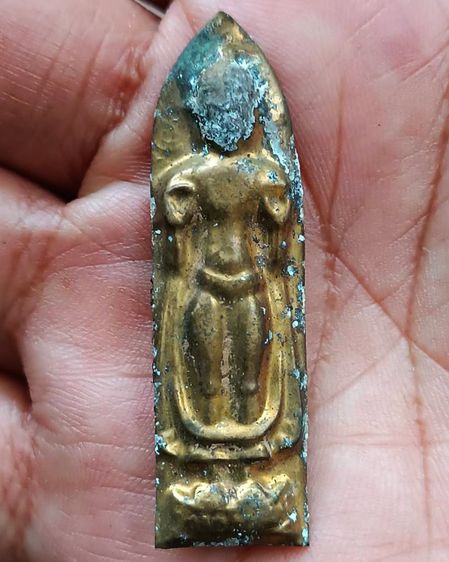 พระกำแพงลีลา เนื้อว่านหน้าทองขนาดสูง 4 - 5.5 ซ.ม. พระบ้านเก่าเก็บหลายสิบปี ไม่ทราบเกจิสร้าง รูปที่ 9