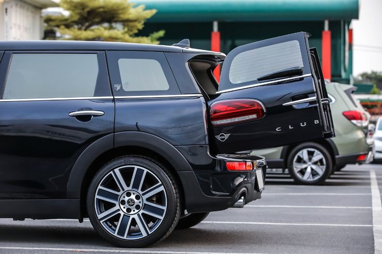 Mini CLUBMAN 2020 2.0S Sedan เบนซิน ไม่ติดแก๊ส เกียร์อัตโนมัติ ดำ รูปที่ 4
