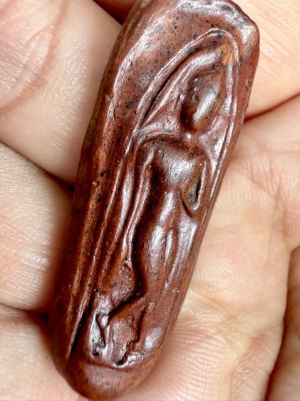 พระเเกะเลี่ยมทอง เนื้อมะขามเปียก เนื้อมันปู เก่าๆ พระเนื้อโบราณ เเบ่งออกเบาๆ พระเก่าๆเหมาๆบ้านๆ พระคนแก่เก่าๆเก็บเก่าๆเก็บทิ้งใว้