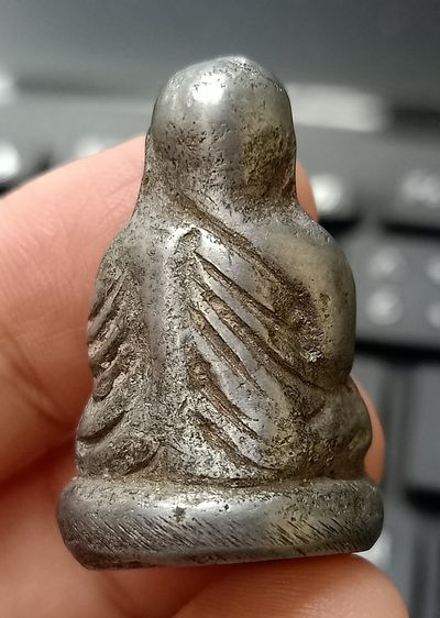 หลวงพ่อเงินพิมพ์ขี้ตา รูปที่ 2