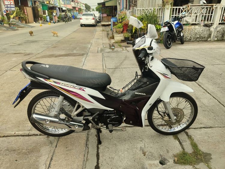 🛵ยังไงก็ขาย WAVE110 i ปี 56 เครื่องดี สีสวย สตาร์ทมือ รถบ้านเดิมๆ เล่มชุดโอนครบ+เปลี่ยนถ่ายน้ำมันเครื่องฟรี ส่งฟรี30 ก.ม รูปที่ 3
