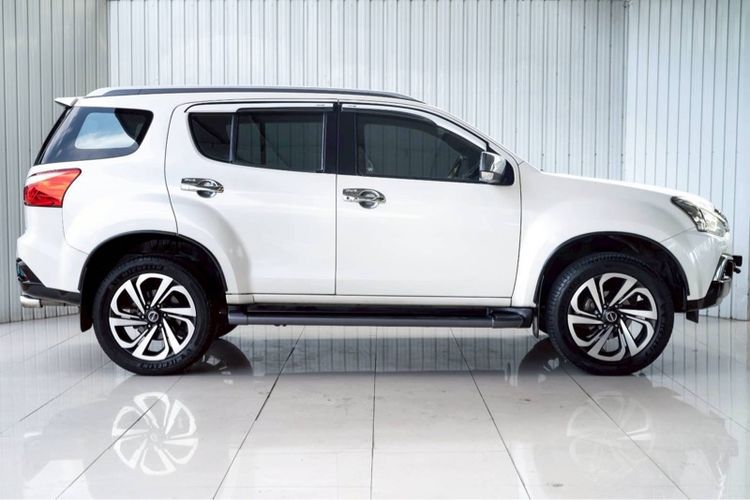 Isuzu MU-X 2017 1.9 Elegant 2WD Utility-car ดีเซล ไม่ติดแก๊ส เกียร์อัตโนมัติ ขาว รูปที่ 3