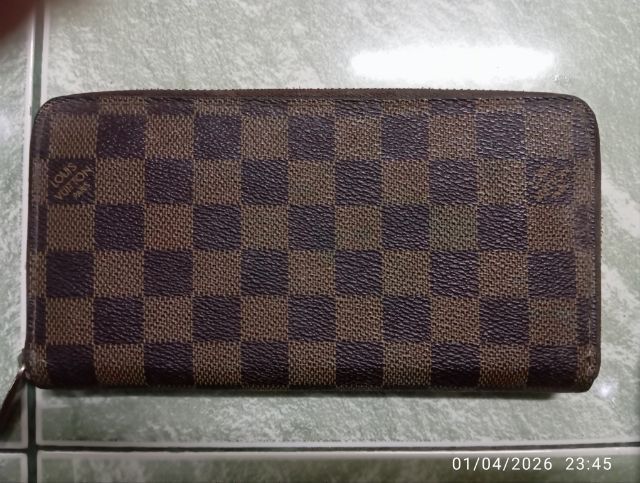 หญิง น้ำตาล อื่นๆ อื่นๆ Louis Vuitton รุ่น Zippy Wallet ลาย Damier Ebene
