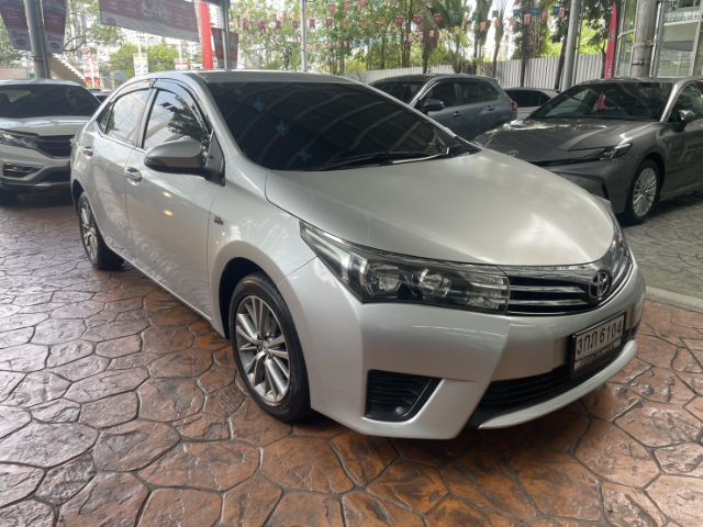 รถ Toyota Altis 1.6 G สี บรอนซ์เงิน