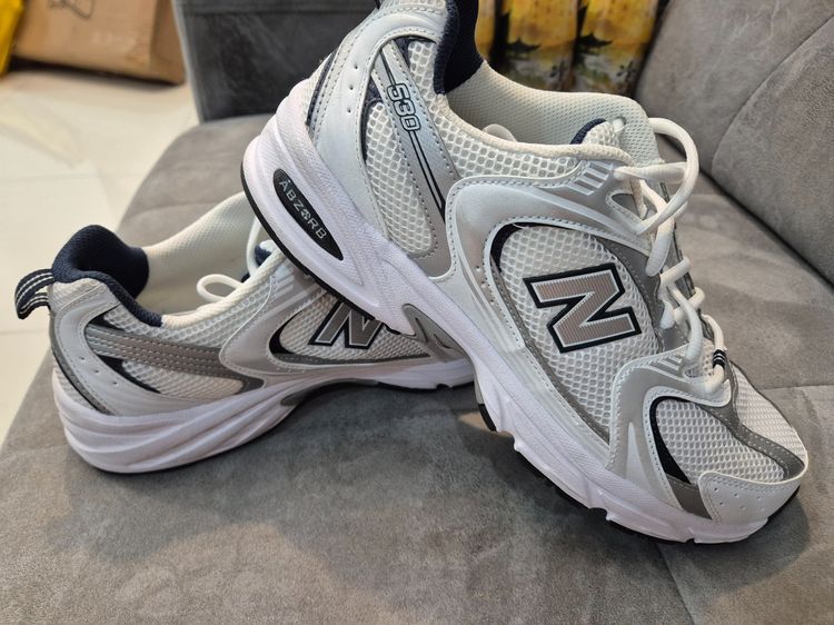 รองเท้าออกกำลังกาย ผู้ชาย ขาว รองเท้า new balance 530