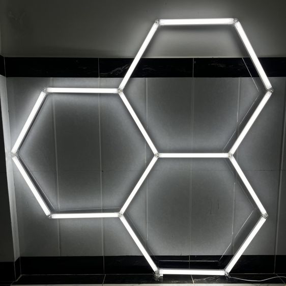 ไฟ LED ทรงรังผึ้งแบบ 3 ช่อง สำหรับติดเพดาน