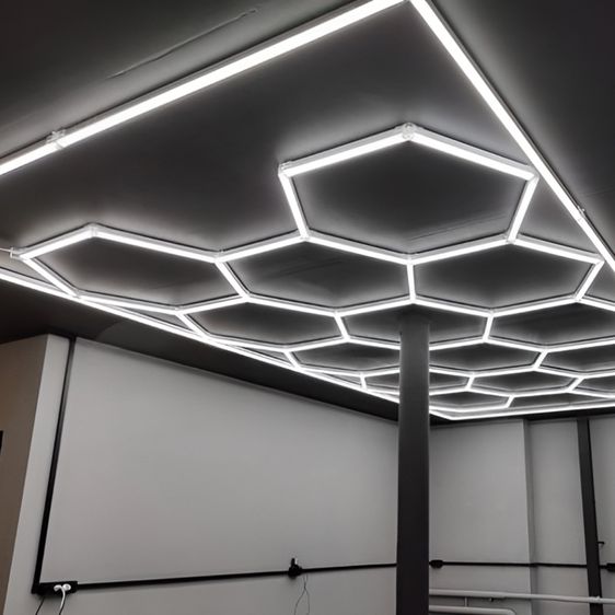 ไฟ LED รังผึ้ง ขนาด 2.4×4.8 ม. สำหรับคาร์แคร์ โรงรถ โชว์รูม ติดตั้งง่าย แสงสว่างสูง ประหยัดพลังงาน รูปที่ 6