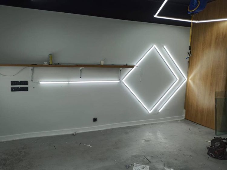 ไฟ LED โมดูลทรงสี่เหลี่ยม 36W–72W สำหรับร้านตัดผม ร้านเสริมสวย อู่รถ ปรับดีไซน์ได้ แสงสว่างสูง ประหยัดไฟ รูปที่ 4