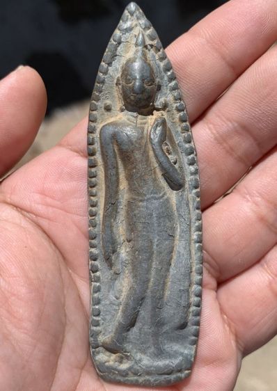 พระลีลาข้างเม็ด