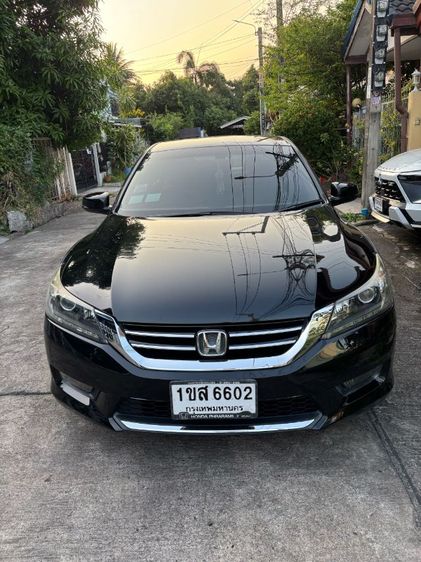 รถ Honda Accord 2.0 E i-VTEC สี ดำ