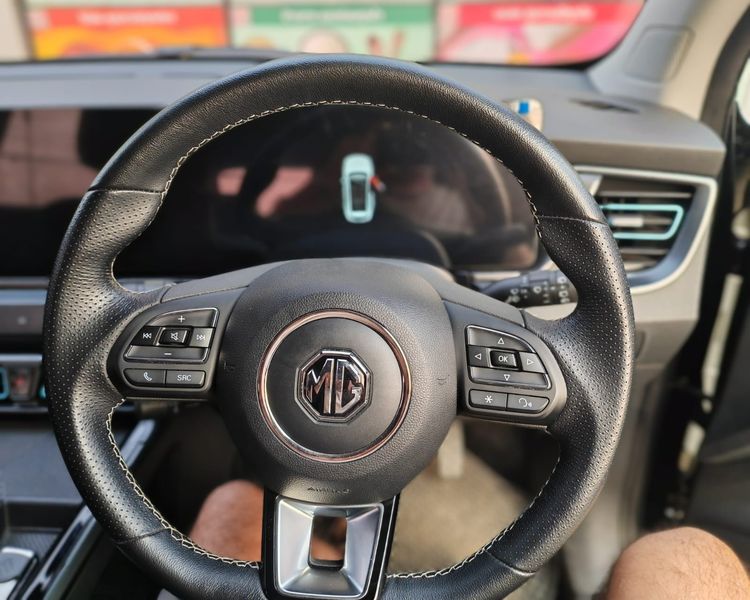 MG VS HEV 2023 1.5 X Utility-car ปลั๊กอินไฮบริด (PHEV) ไม่ติดแก๊ส เกียร์อัตโนมัติ ดำ รูปที่ 2