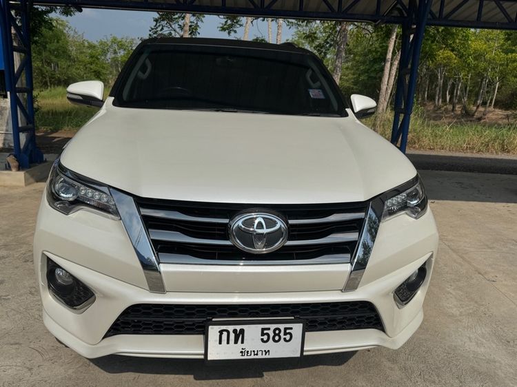 Toyota Fortuner 2016 2.8 V TRD Sportivo Black Top 4WD Utility-car ดีเซล ไม่ติดแก๊ส เกียร์อัตโนมัติ ขาว รูปที่ 4