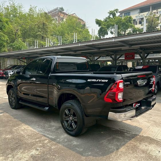 Toyota Hilux Revo 2021 Smart Cab 2.4 Mid Prerunner Pickup ดีเซล ไม่ติดแก๊ส เกียร์ธรรมดา ดำ รูปที่ 4