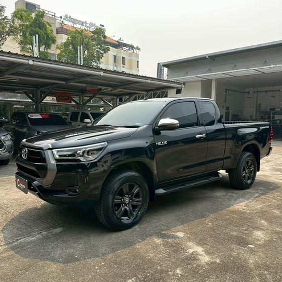 Toyota Hilux Revo 2021 Smart Cab 2.4 Mid Prerunner Pickup ดีเซล ไม่ติดแก๊ส เกียร์ธรรมดา ดำ รูปที่ 2