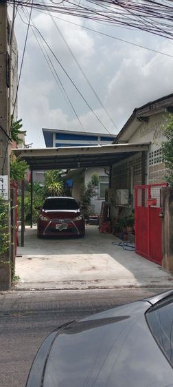 ใช่ ขายบ้านพร้อมที่ดิน