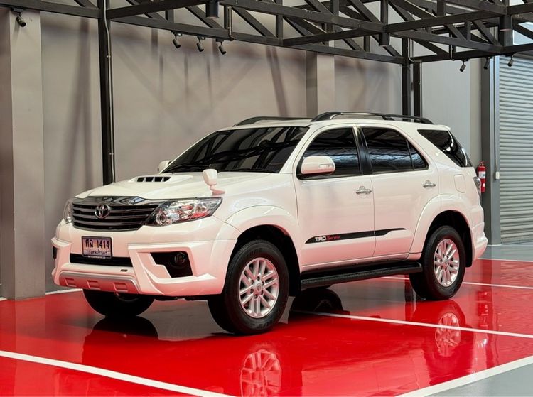 Toyota Fortuner 2014 3.0 V Utility-car ดีเซล ไม่ติดแก๊ส เกียร์อัตโนมัติ ขาว รูปที่ 4