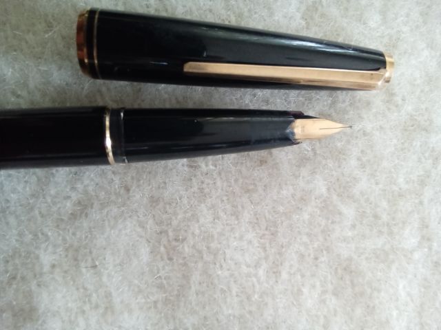 ปากกา PELIKAN PARKER MONTBLANC  14K