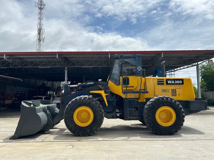 รถตักล้อยาง KOMATSU  รุ่น WA380-3 บุ้งกี๋ 3 คิว ยกสูง 3.9 ม. รถเก่านอกนำเข้า รูปที่ 3
