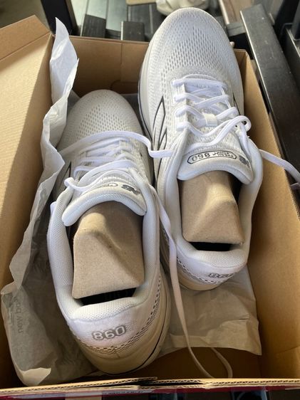 New Balance 860V14 หน้ากว้าง 4E สีขาว จาก USA ในไทยไม่มี size นี้ สภาพดี กล่องครบ ไซส์ 27cm  รูปที่ 2