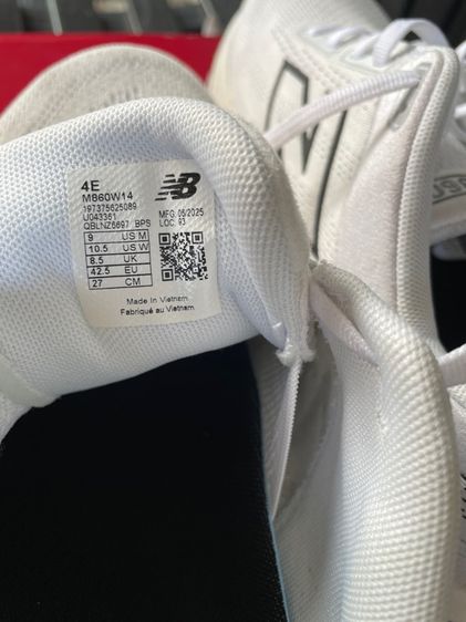 New Balance 860V14 หน้ากว้าง 4E สีขาว จาก USA ในไทยไม่มี size นี้ สภาพดี กล่องครบ ไซส์ 27cm  รูปที่ 4