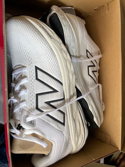 ผู้ชาย รองเท้าวิ่ง New Balance 860V14 หน้ากว้าง 4E สีขาว จาก USA ในไทยไม่มี size นี้ สภาพดี กล่องครบ ไซส์ 27cm 