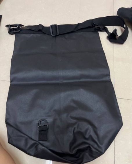 กระเป๋ากันน้ำ ยูนิโคล่ รูปที่ 2