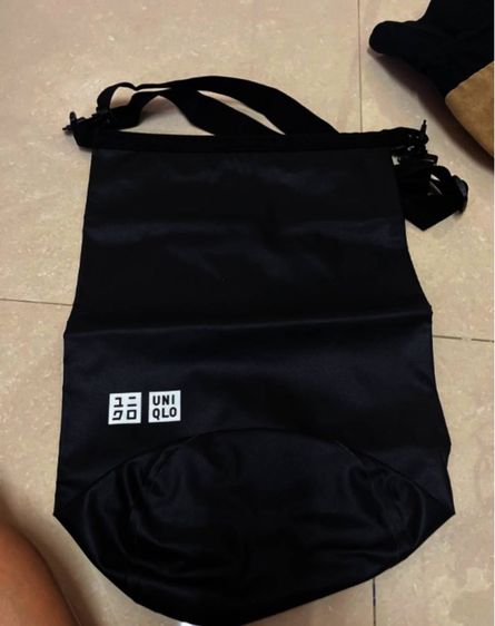 กระเป๋ากันน้ำ ยูนิโคล่