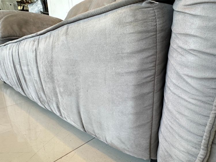 โซฟา 2 ที่นั่ง เบาะผ้ากำมะหยี่สีเทา โครงขาไม้จริง  รูปที่ 12