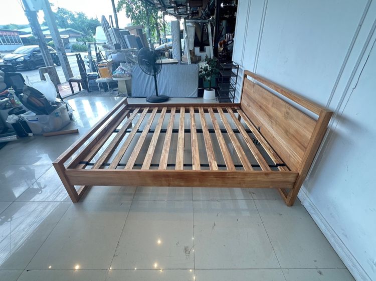 เตียงไม้จริง 6 ฟุต แบรนด์ Crate  Barrel รุ่น Linea II  รูปที่ 5