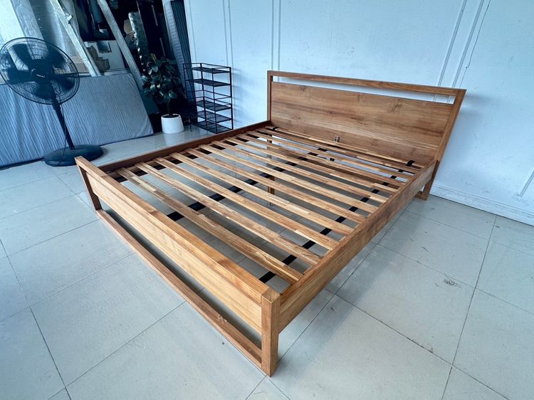 เตียงไม้จริง 6 ฟุต แบรนด์ Crate  Barrel รุ่น Linea II  รูปที่ 4