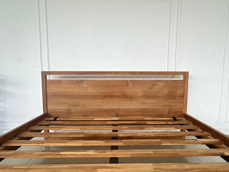 เตียงไม้จริง 6 ฟุต แบรนด์ Crate  Barrel รุ่น Linea II  รูปที่ 8