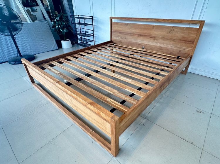 เตียงไม้จริง 6 ฟุต แบรนด์ Crate  Barrel รุ่น Linea II  รูปที่ 3