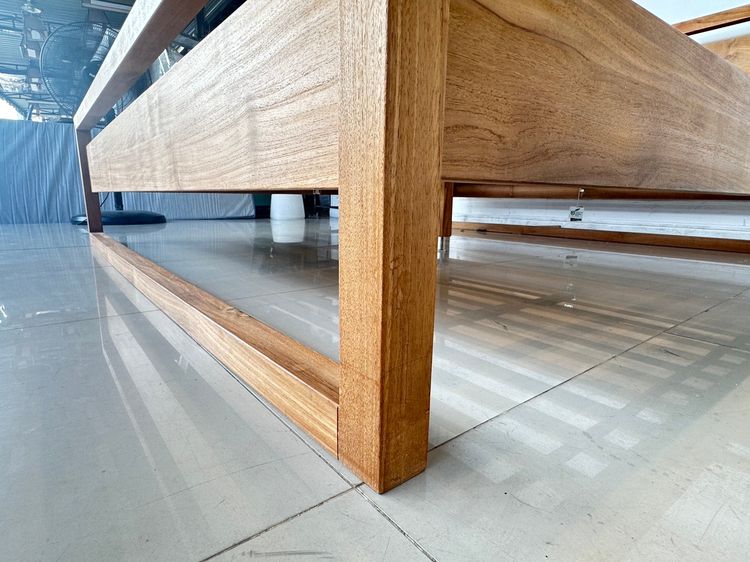 เตียงไม้จริง 6 ฟุต แบรนด์ Crate  Barrel รุ่น Linea II  รูปที่ 15