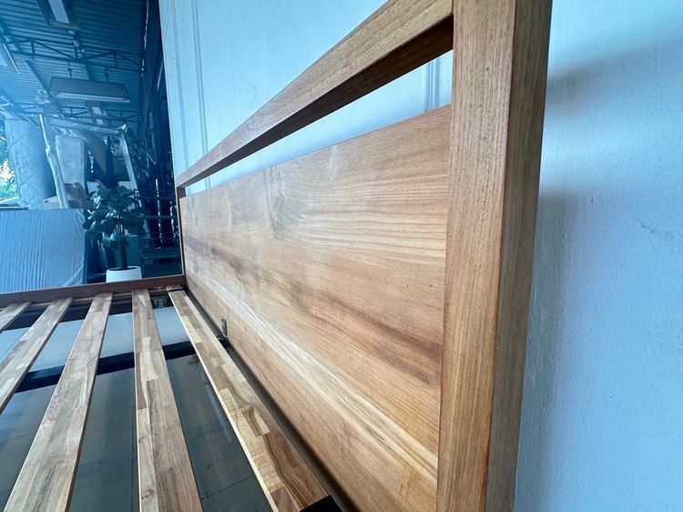 เตียงไม้จริง 6 ฟุต แบรนด์ Crate  Barrel รุ่น Linea II  รูปที่ 6
