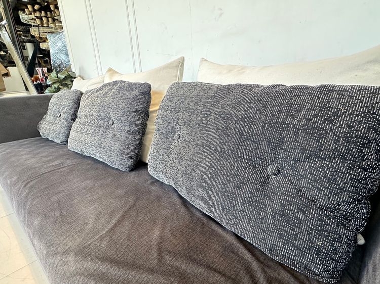 ชุดโซฟารับแขก เบาะผ้าสีเทา ขอบสแตนเลสสีโรสโกลด์ รูปที่ 12