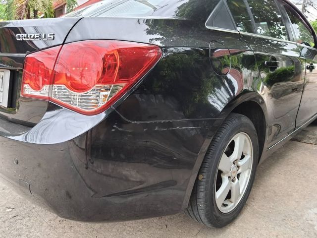 Chevrolet Cruze 2011 1.8 LS Sedan เบนซิน ไม่ติดแก๊ส เกียร์อัตโนมัติ ดำ รูปที่ 2