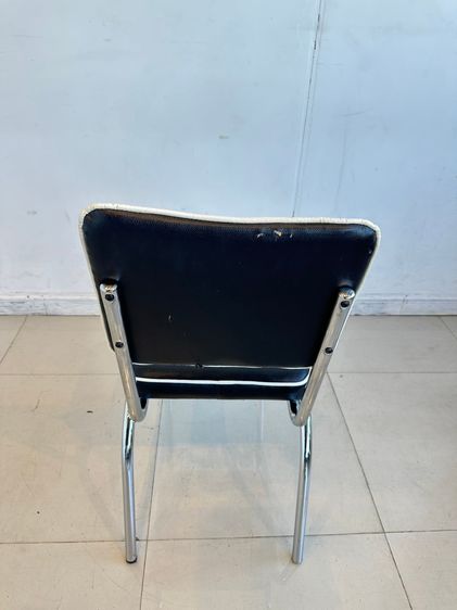 เก้าอี้ เบาะหนัง PU สีดำ พิงหลังสีดำ-ขาว โครงขาเหล็ก รูปที่ 4