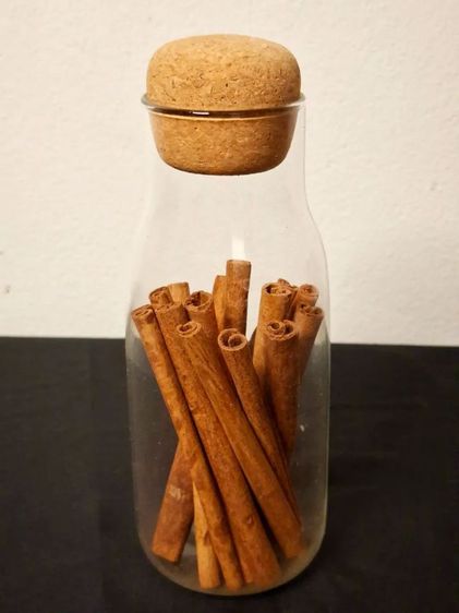 ขวดแก้วบรรจุแท่งอบเชยหอม (Cinnamon Sticks) งานตกแต่งที่ผสมผสาน เสน่ห์แบบวินเทจ