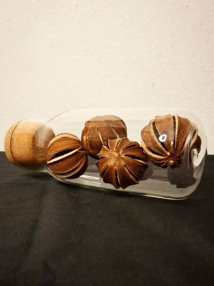 ขวดแก้วบรรจุผลไม้แห้งหอม

ที่ออกแบบมาเพื่อสร้างความผ่อนคลายและ

เติมเต็มความละมุนให้กับพื้นที่โปรดของคุณครับ รูปที่ 5