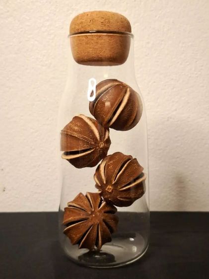 ขวดแก้วบรรจุผลไม้แห้งหอม

ที่ออกแบบมาเพื่อสร้างความผ่อนคลายและ

เติมเต็มความละมุนให้กับพื้นที่โปรดของคุณครับ รูปที่ 4