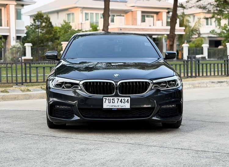 BMW Series 5 2022 520d Sedan ดีเซล ไม่ติดแก๊ส เกียร์อัตโนมัติ เทา รูปที่ 2